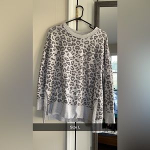 GreenTea leopard print sweatshirt women’s size large